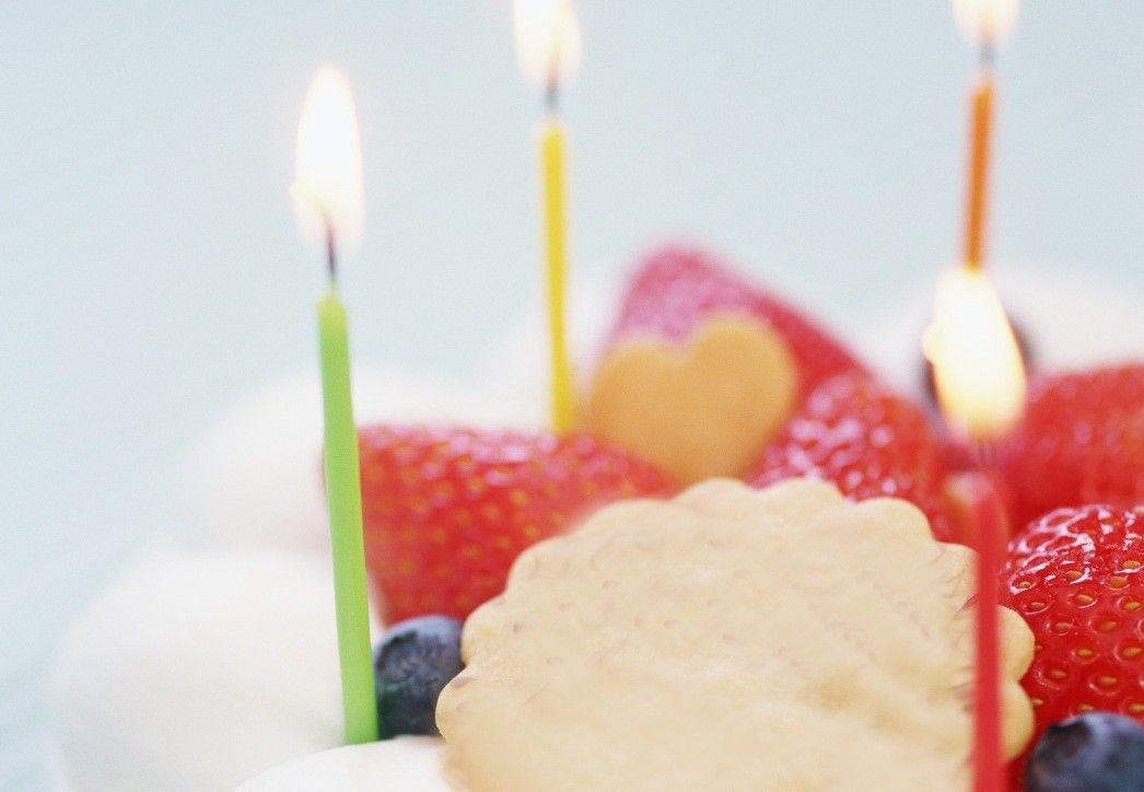 Multi Colors Thin Long Birthday CandlesUnscented Paraffin Wax Raw Material